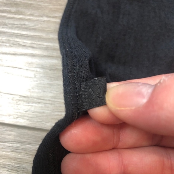 Lululemon Black Sheer Athletic Tank Top Womens Size 8 - Picture 9 of 10